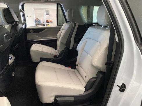 New 2026 Lincoln Navigator L Reserve image 12