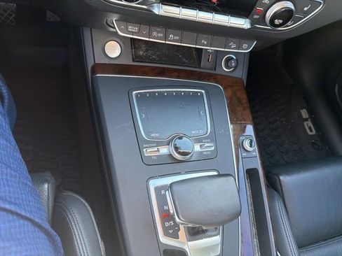 Used 2018 Audi Q5 2.0T Premium Plus w/ Premium Plus Package image 12