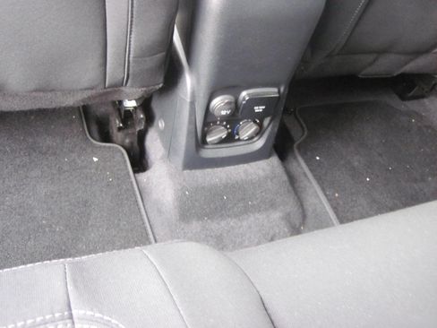 Used 2023 Ford Transit Connect XLT FWD image 12