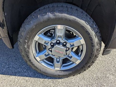 Used 2025 GMC Sierra 2500 SLT w/ SLT Premium Package AWD/4WD image 11