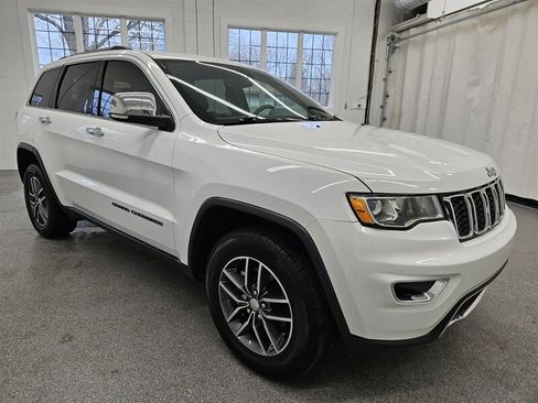 Used 2018 Jeep Grand Cherokee Limited w/ Trailer Tow Group IV image 3