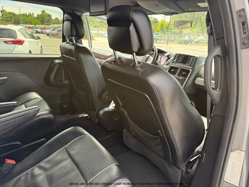 Used 2015 Dodge Grand Caravan R/T FWD image 21