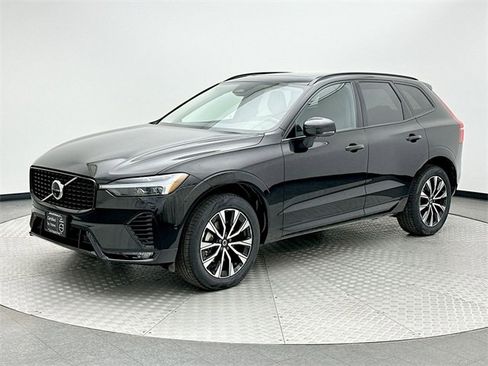 Certified 2025 Volvo XC60 B5 Plus image 1