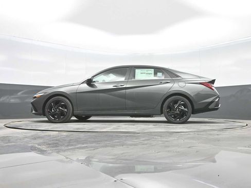 New 2026 Hyundai Elantra SEL Sport Premium image 24