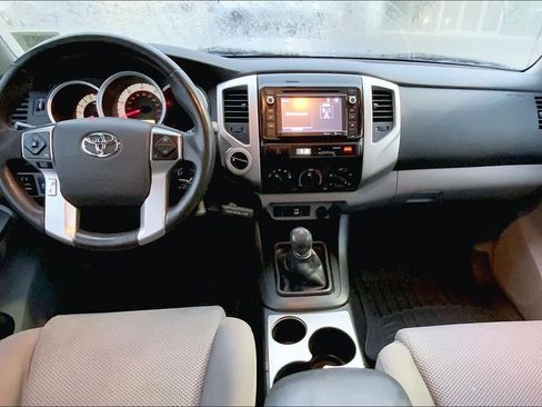 Used 2014 Toyota Tacoma 4x4 Double Cab w/ TRD Sport Package image 15