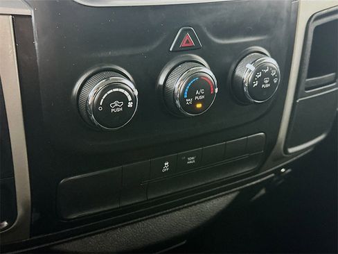 Used 2020 RAM 1500 Classic SLT image 18