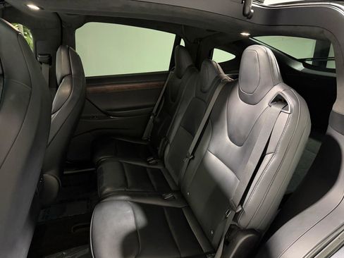 Used 2019 Tesla Model X 75D image 12