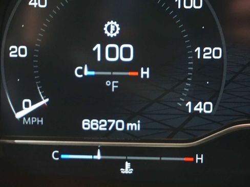 Used 2024 GMC Yukon XL SLE image 32