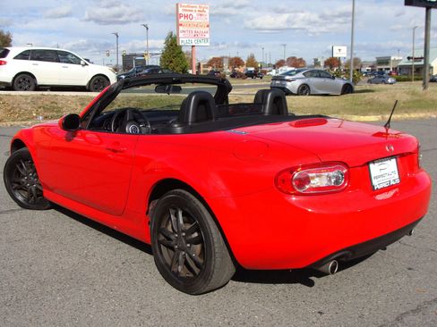 Used 2015 MAZDA MX-5 Miata Sport image 10