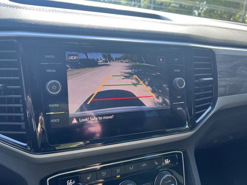 Used 2022 Volkswagen Atlas Cross Sport SE w/ Panoramic Sunroof Package image 23