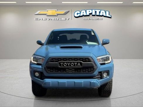 Used 2019 Toyota Tacoma TRD Sport image 8