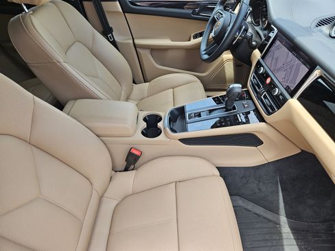 Certified 2026 Porsche Macan AWD/4WD image 15
