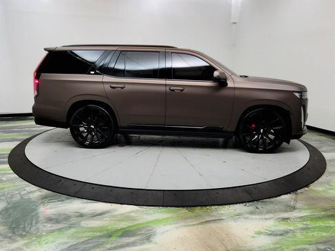 Used 2023 Cadillac Escalade Sport Platinum w/ Heavy-Duty Trailer Package AWD/4WD image 4