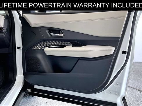 Used 2023 Nissan Ariya FWD image 24
