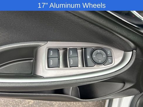 Used 2025 Chevrolet Malibu LT image 16