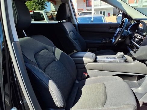 Certified 2024 Nissan Pathfinder SV image 27