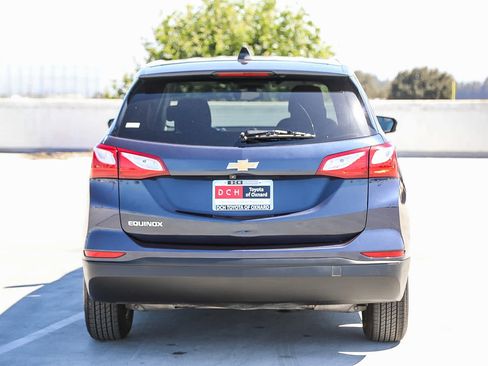 Used 2019 Chevrolet Equinox LS w/ LS Convenience Package FWD image 6