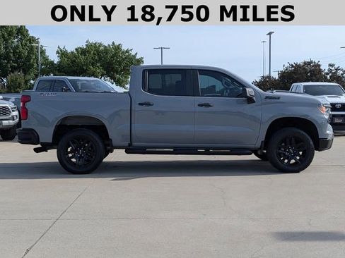 Used 2025 Chevrolet Silverado 1500 Custom Trail Boss w/ Turbomax Blackout Package AWD/4WD image 4