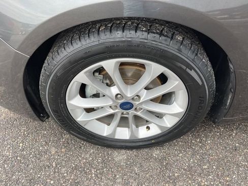 Used 2019 Ford Fusion SE FWD image 24