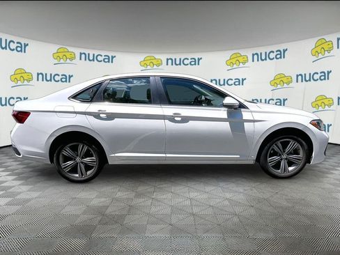 Used 2023 Volkswagen Jetta SE w/ Panoramic Sunroof Package FWD image 8