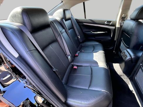 Used 2011 INFINITI G25 Journey w/ Moonroof Pkg RWD image 19