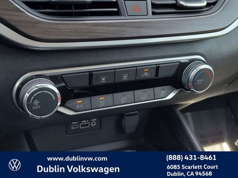 Used 2024 Nissan Altima 2.5 SV image 17