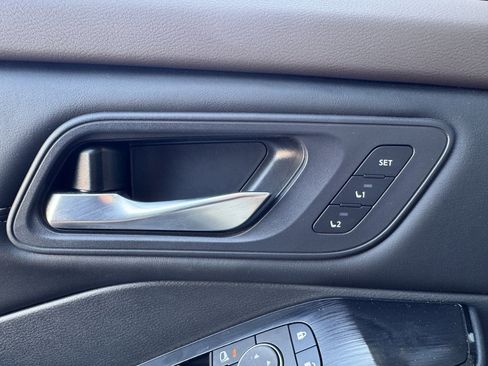 Used 2023 Nissan Rogue SL w/ SL Premium Package image 31