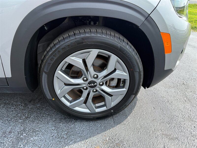 Used 2024 Kia Seltos S AWD/4WD image 26
