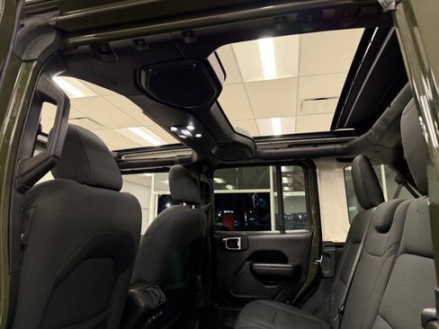 Used 2021 Jeep Wrangler Unlimited Sport image 47
