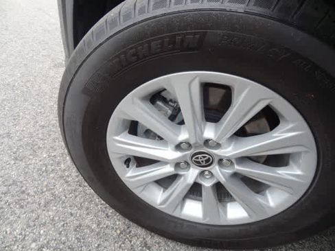Used 2025 Toyota Grand Highlander AWD image 39