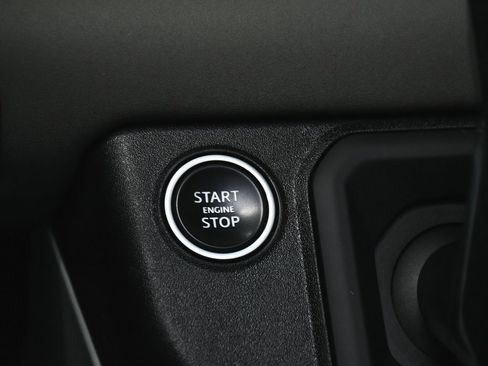 Used 2021 Land Rover Defender 110 X-Dynamic SE image 30