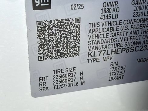 Used 2025 Chevrolet Trax LT w/ LT Convenience Package FWD image 31