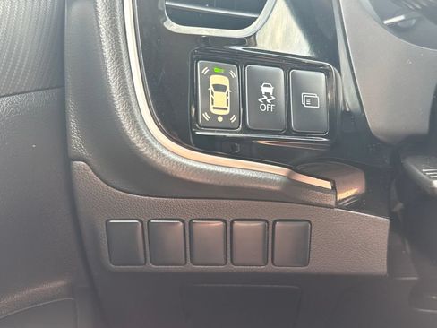 Used 2016 Mitsubishi Outlander SE AWD/4WD image 29