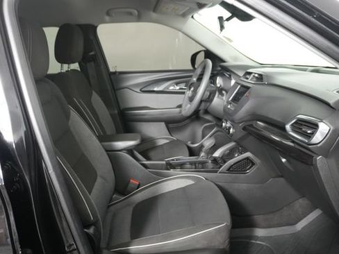 Used 2023 Chevrolet TrailBlazer LT FWD image 24