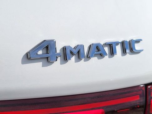 New 2025 Mercedes-Benz GLB 250 4MATIC image 2