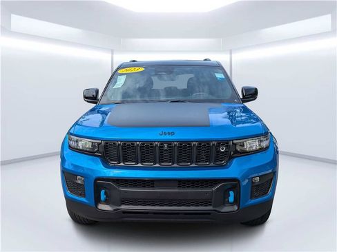 Used 2023 Jeep Grand Cherokee Trailhawk w/ Advanced Protech Group II AWD/4WD image 9