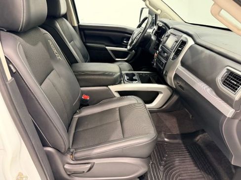 Used 2016 Nissan Titan PRO-4X image 23