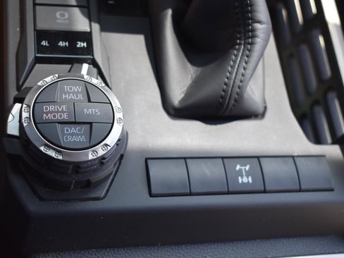 Used 2025 Toyota 4Runner TRD Off-Road AWD/4WD image 11