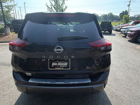 Used 2025 Nissan Rogue SL w/ SL Premium Package FWD image 9