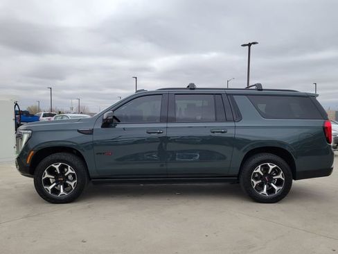 Used 2026 GMC Yukon XL AT4 w/ AT4 Premium Plus Package AWD/4WD image 6
