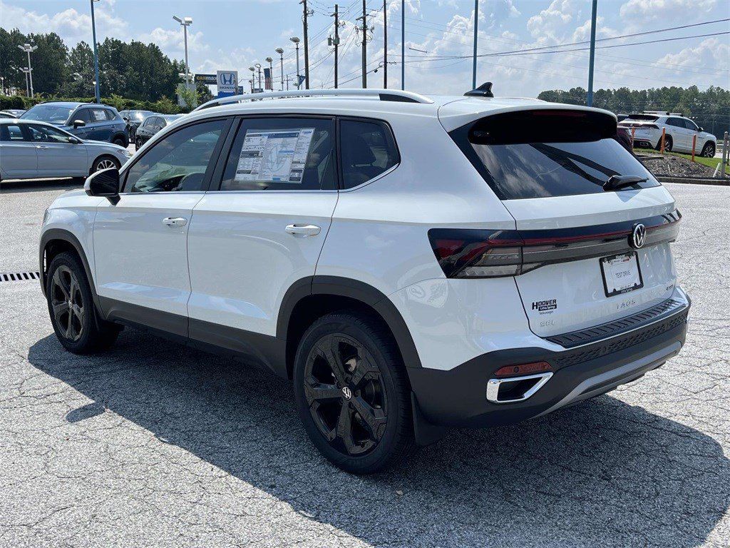 Used 2025 Volkswagen Taos SEL AWD/4WD image 7