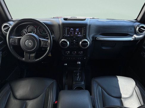 Used 2018 Jeep Wrangler Unlimited Sahara w/ Connectivity Group AWD/4WD image 23