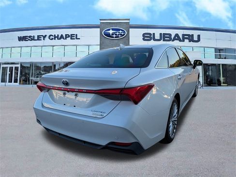 Used 2019 Toyota Avalon Limited image 5