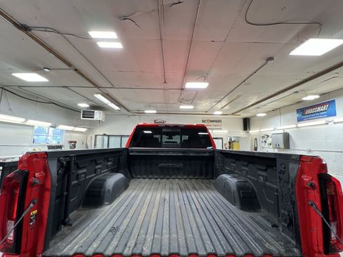 Certified 2021 GMC Sierra 1500 AT4 w/ AT4 Premium Package image 27