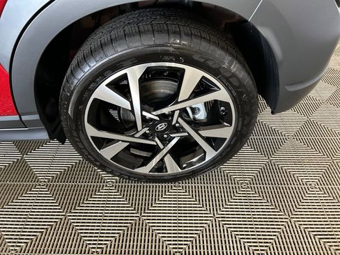 Used 2022 Hyundai Kona Limited AWD/4WD image 10