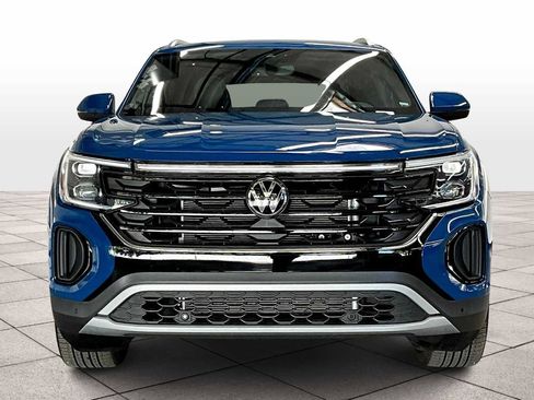 Used 2025 Volkswagen Atlas Cross Sport SEL image 3