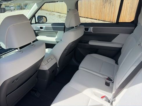 New 2026 Hyundai Santa Fe SE image 9