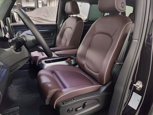 Used 2025 Volkswagen ID. Buzz Pro S RWD image 10