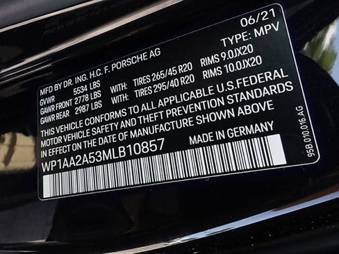 Used 2021 Porsche Macan AWD/4WD image 41