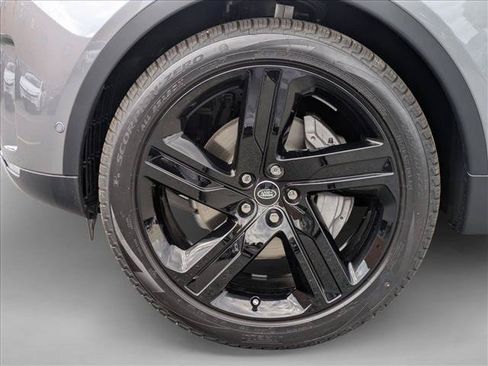 Used 2025 Land Rover Discovery S AWD/4WD image 10